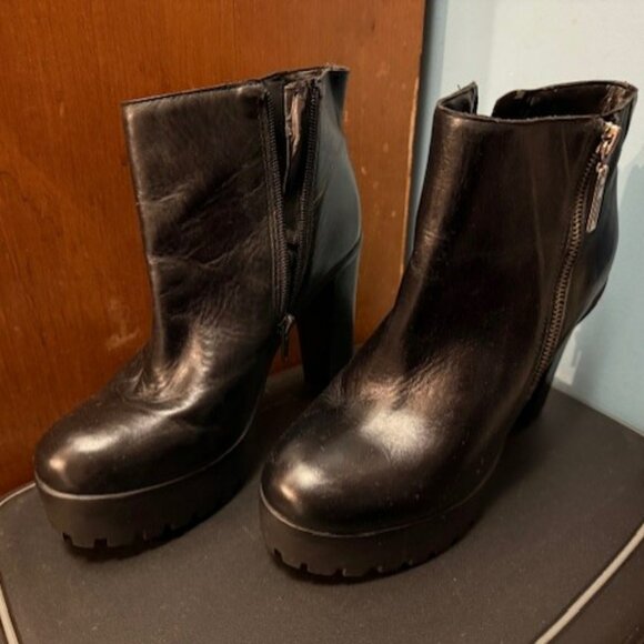 Schutz Black Leather Platform Heel Boot with Lug Sole and zippers - Picture 9 of 16